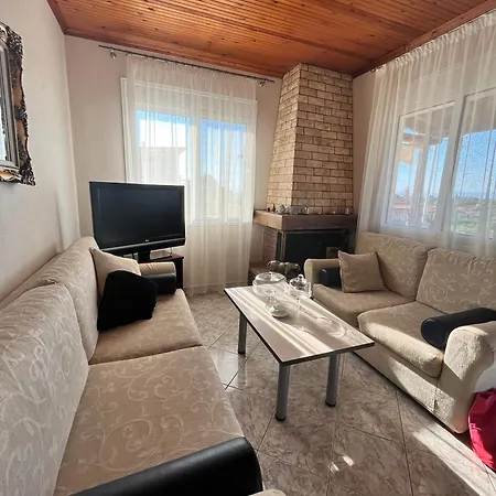 House In Potidea * Metokhion Patriotikon